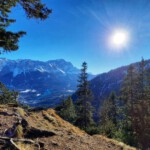 Gelbes Gwänd mit Blick auf Waxenstein und Zugspitze